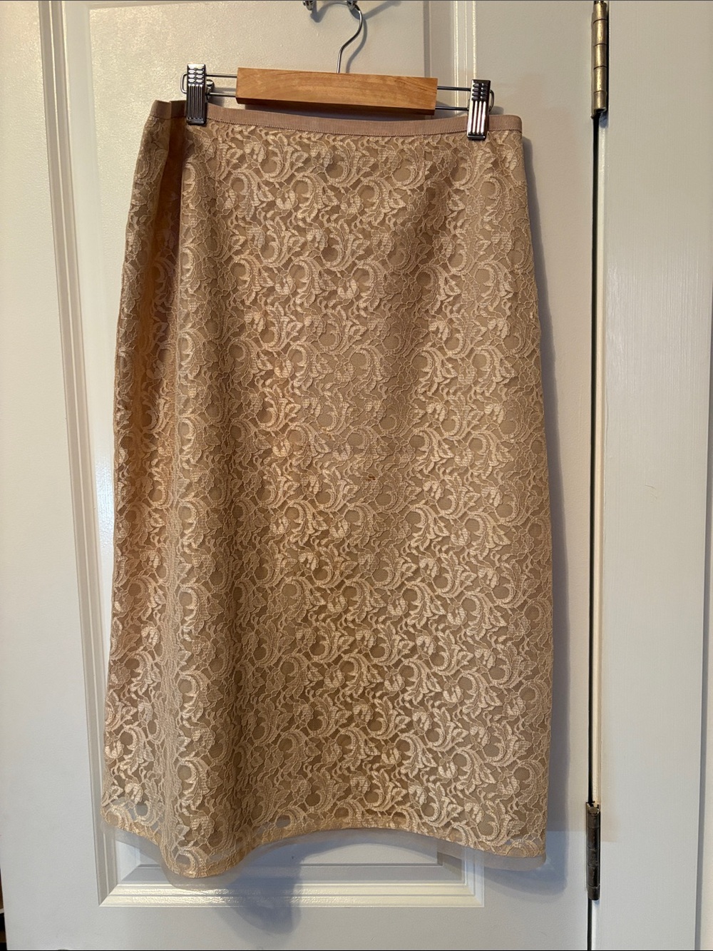 Vintage Monsoon Lace A-Line Midi Skirt in Beige. Fully lined, size M